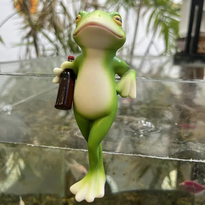 Cute Resin Frog Figurine for Home Decor – Funny Desk & Shelf Decoration, Adorable Frog Statue for Office, Apartment, Bedroom Aesthetic, Cozy Room Styling, Unique Gift Idea for Frog Lovers and Home Decor Fans