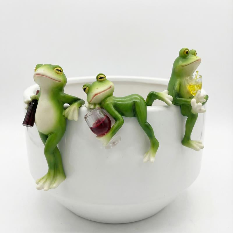 Cute Resin Frog Figurine for Home Decor – Funny Desk & Shelf Decoration, Adorable Frog Statue for Office, Apartment, Bedroom Aesthetic, Cozy Room Styling, Unique Gift Idea for Frog Lovers and Home Decor Fans