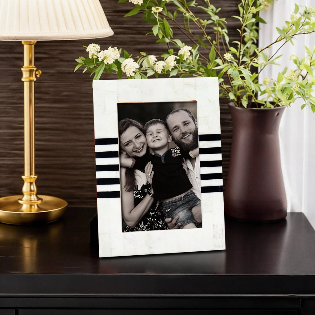 Contour Lado Modern Black & White Resin Inlay Picture Frames