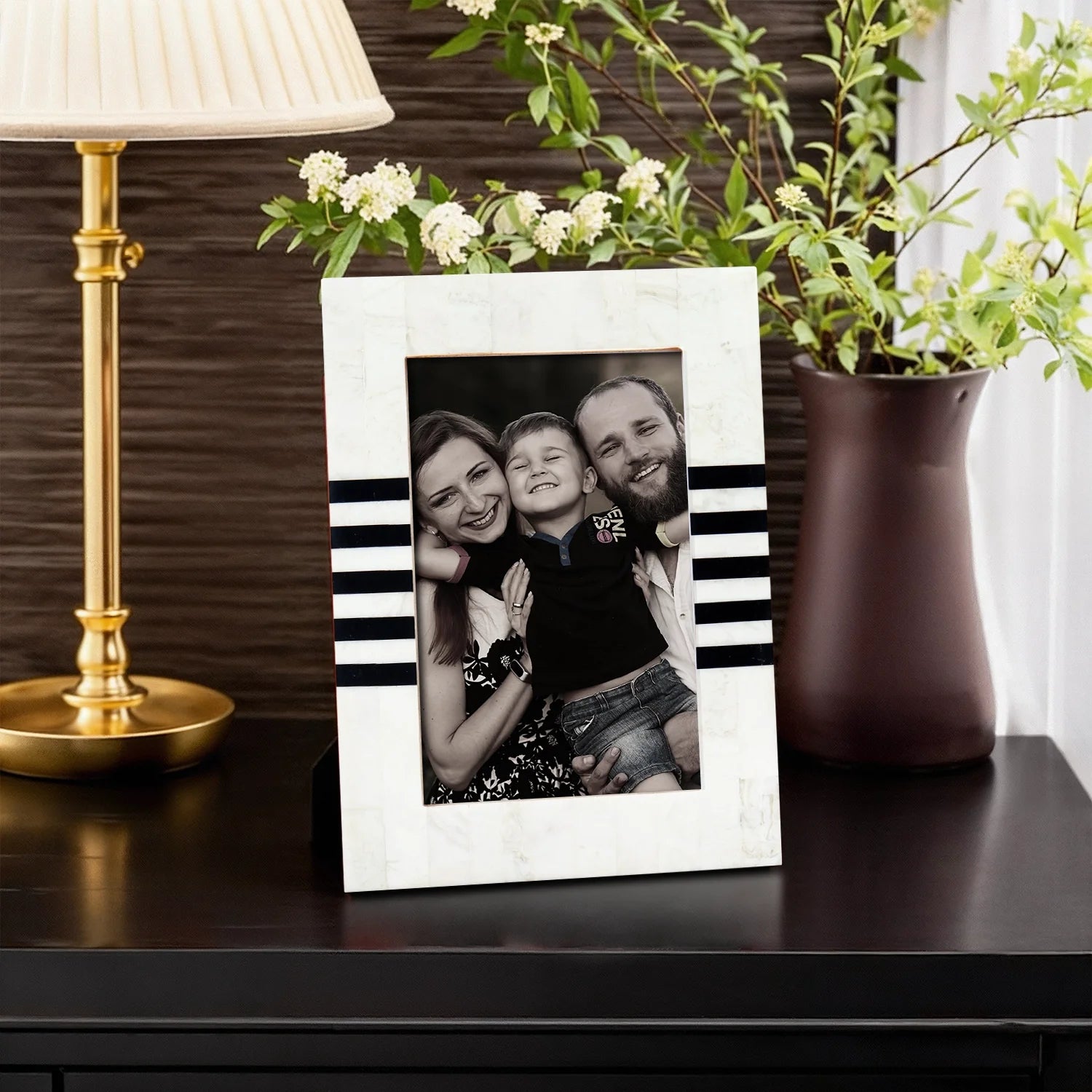 Contour Lado Modern Black & White Resin Inlay Picture Frames